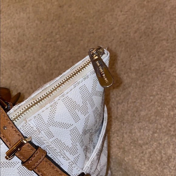 Michael Kors Jet Set Medium bag - Picture 4 of 6